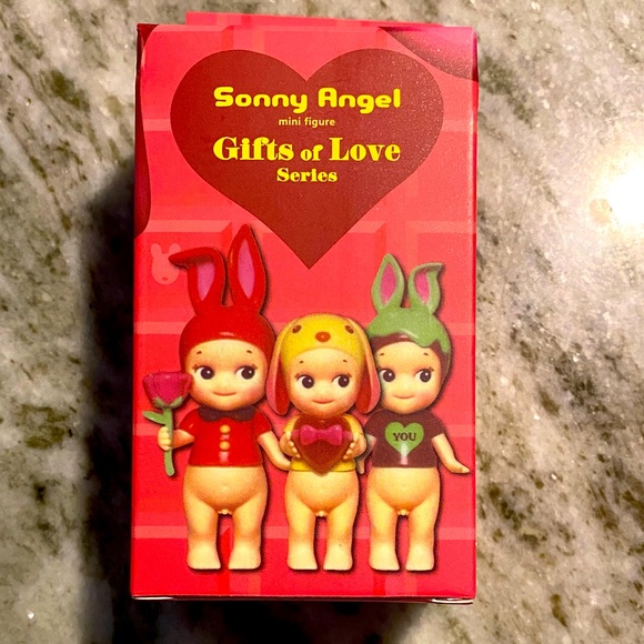 Dreams Inc. Sonny Angel Candy Store Series Mini Figure Keychain - Picture 1 of 4